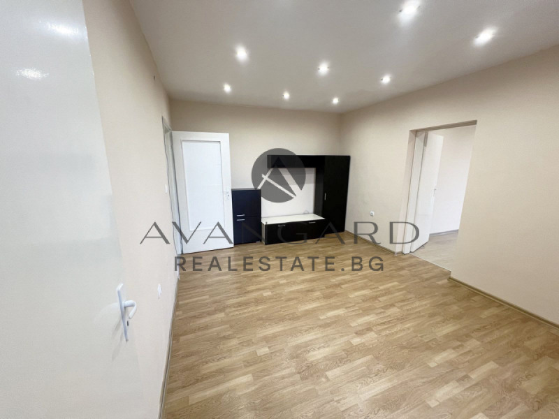 En venta  1 dormitorio Plovdiv , Izgrev , 50 metros cuadrados | 53337230 - imagen [2]