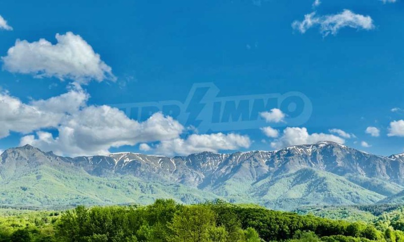 Продава ПАРЦЕЛ в област Ловеч, гр. Априлци - 1000 кв.м / 70 000 € » 136 908.10 лв., СУПРИММО ОФИСИ В СТРАНАТА
