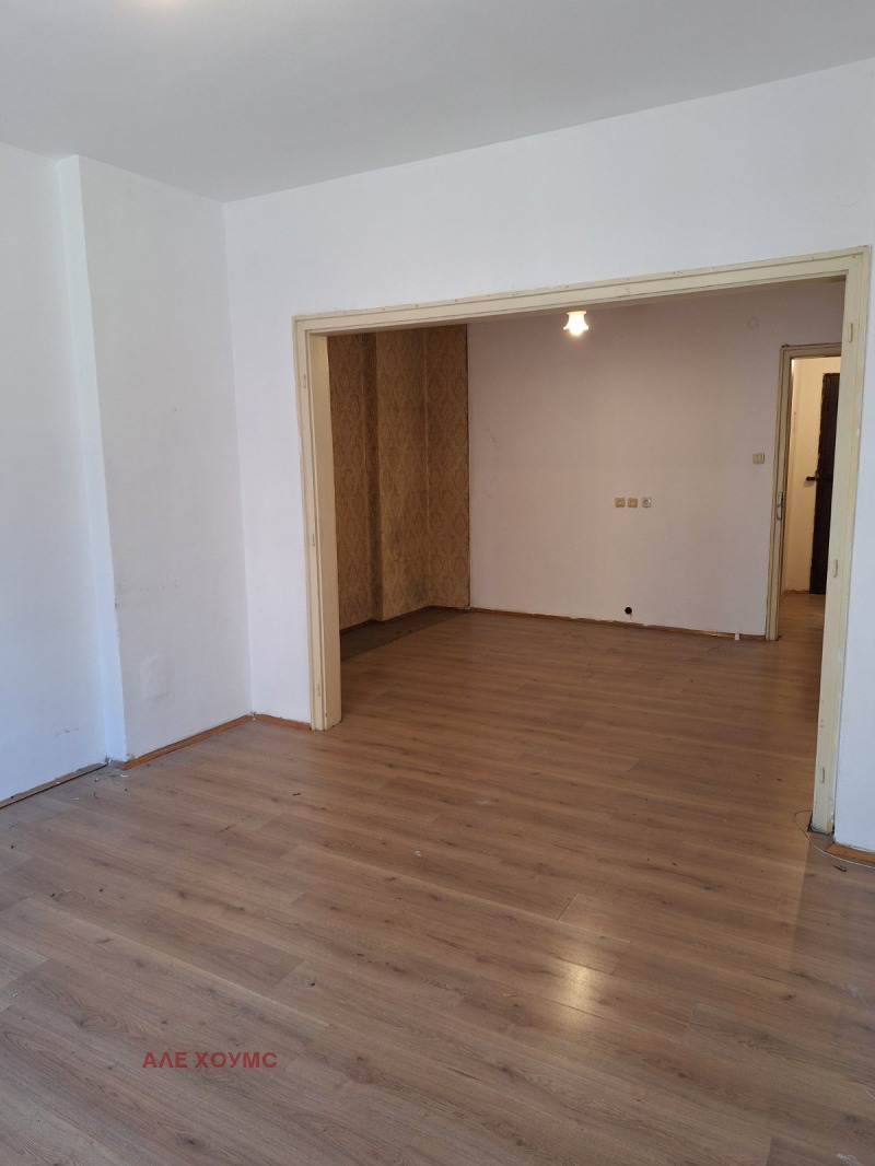 Te koop  2 slaapkamers Sofia , Tsentar , 100 m² | 76936810