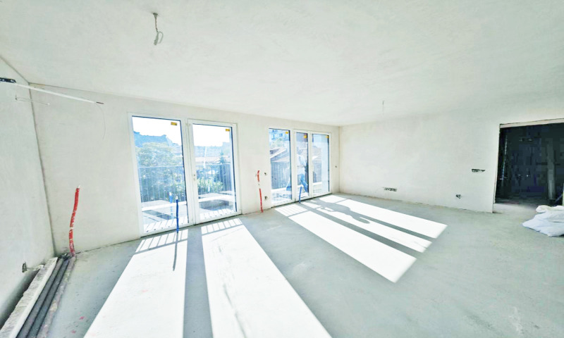 À venda  3 quartos Sofia , Centar , 150 m² | 78546443