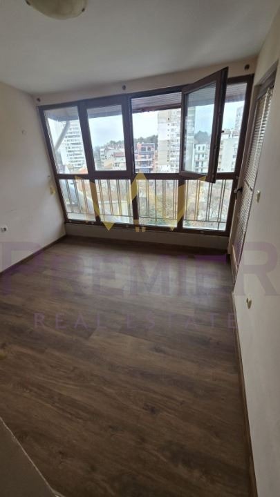 Продава 3-СТАЕН, гр. Варна, Цветен квартал, снимка 5 - Апартаменти - 54363346