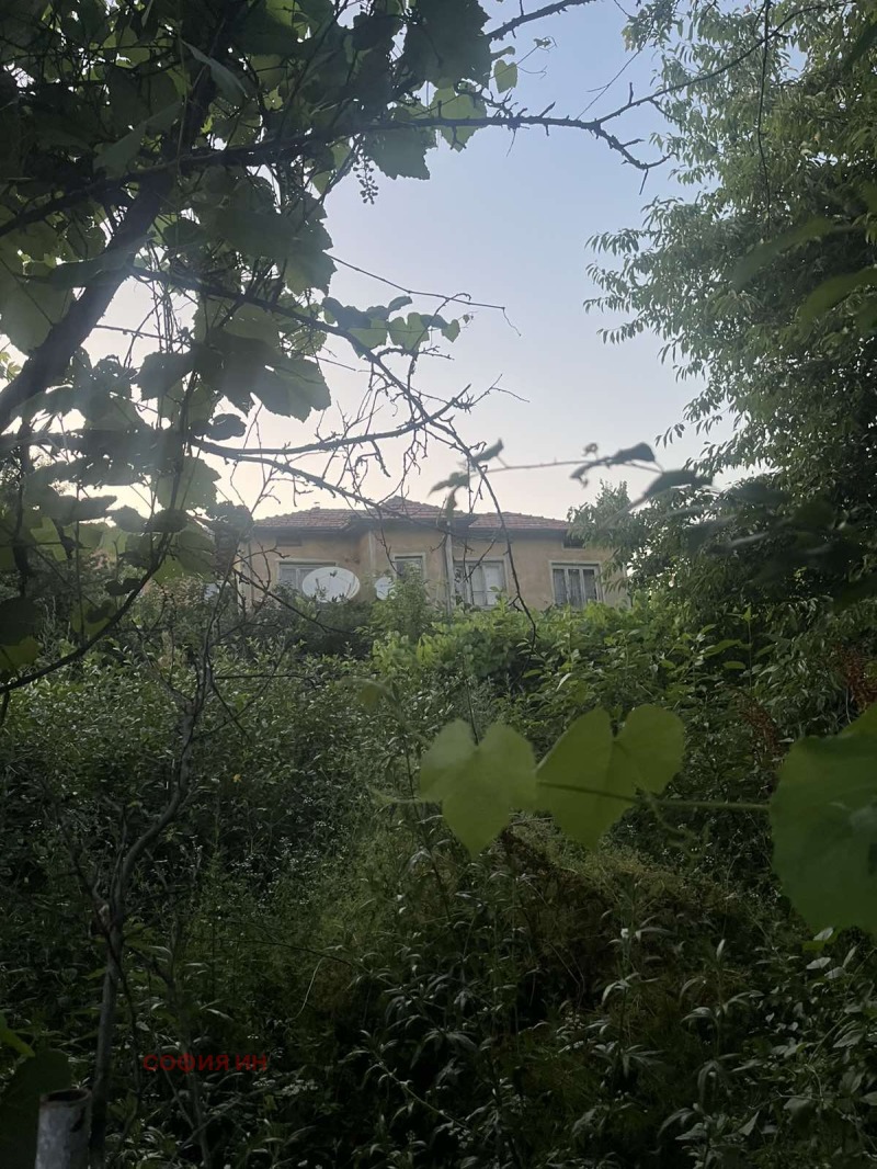 Продава  Къща област Благоевград , с. Ракитна , 500 кв.м | 71189848