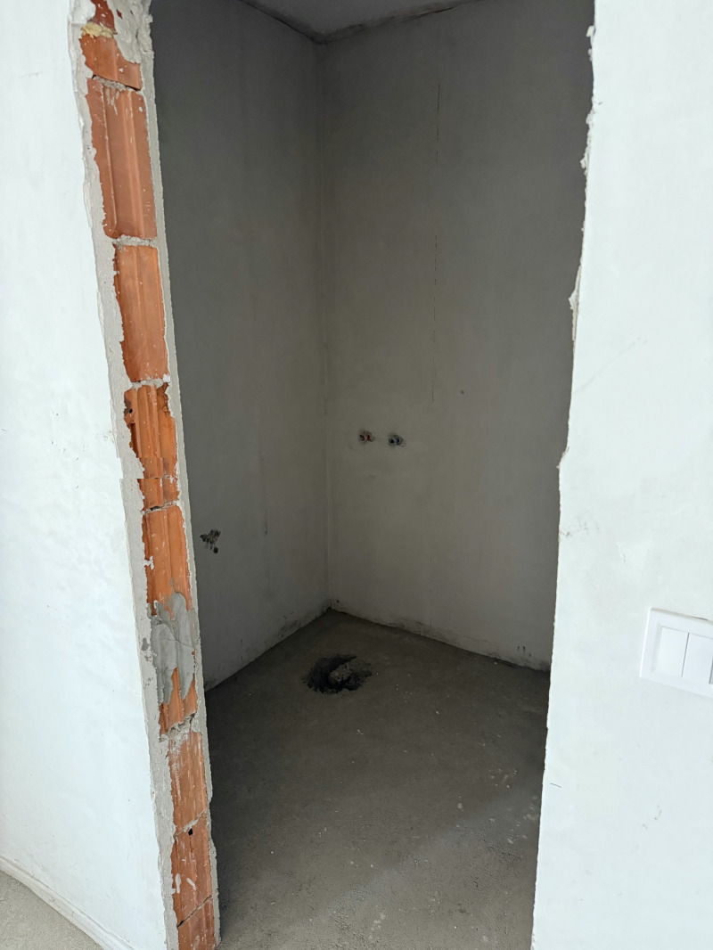 Продава  2-стаен град Пловдив , Остромила , 100 кв.м | 71319304 - изображение [4]