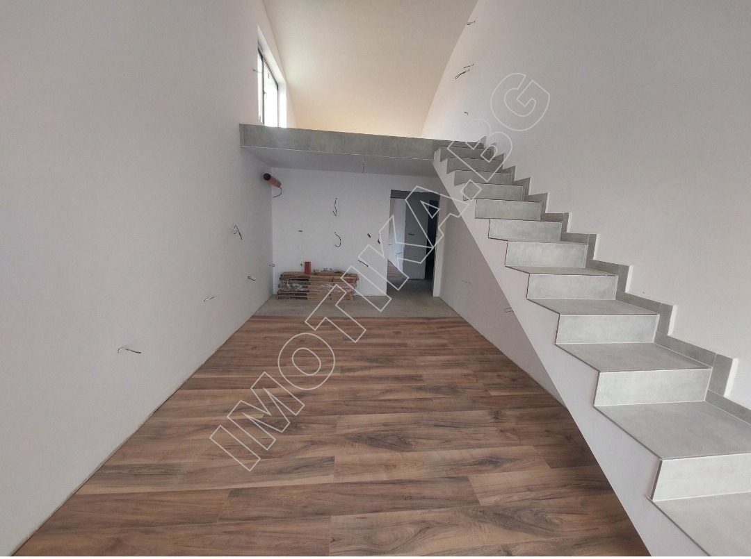 Продава МНОГОСТАЕН, гр. Варна, Виница, снимка 2 - Апартаменти - 54113739