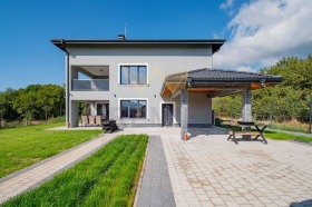 Maison Osoitsa, région Sofia