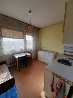 1 quarto Mara Dentcheva, Pleven 1