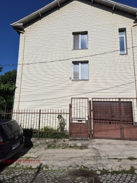 Haus Klepalo, Pernik