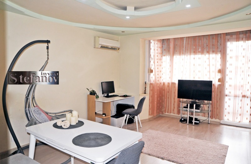 En venta  3 dormitorios Varna , Koljozen pazar , 92 metros cuadrados | 88590887