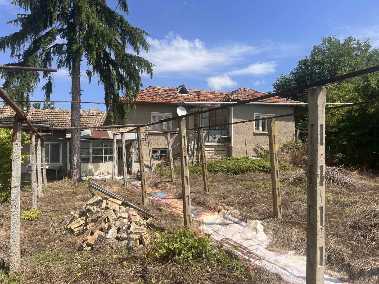 Продава КЪЩА, с. Върбак, област Шумен