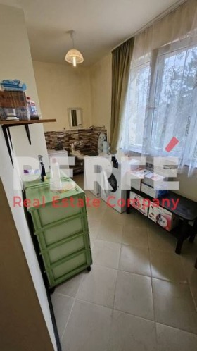Hus Velika, region Burgas 10