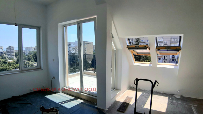 Продава  2-стаен град София , Надежда 3 , 77 кв.м | 71669132