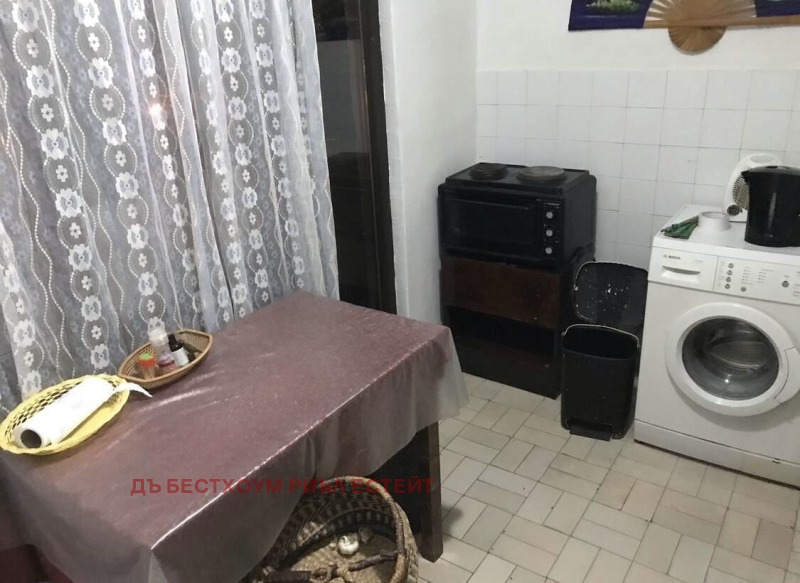 Продава 3-СТАЕН, гр. Варна, Левски 1