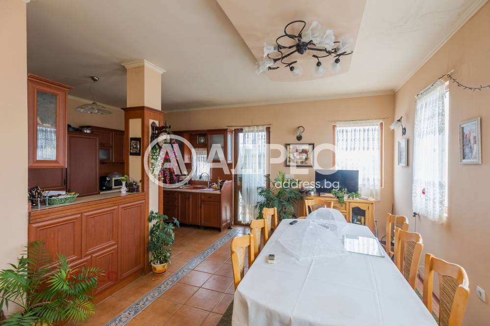 Продава КЪЩА, гр. Варна, Свети Никола, снимка 3 - Къщи - 54338763