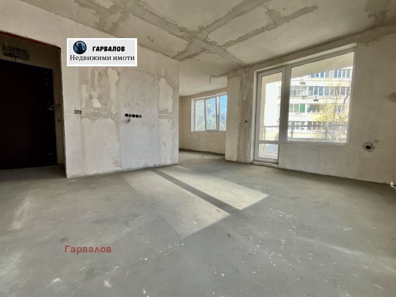 Продава  3-стаен, град Русе, Алеи Възраждане •  180 900 EUR • ID 95852130 — holmes.bg - [1] 