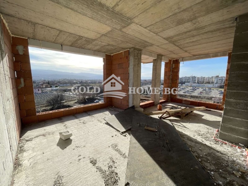 In vendita  3 camere da letto Plovdiv , Iugen , 134 mq | 61009735