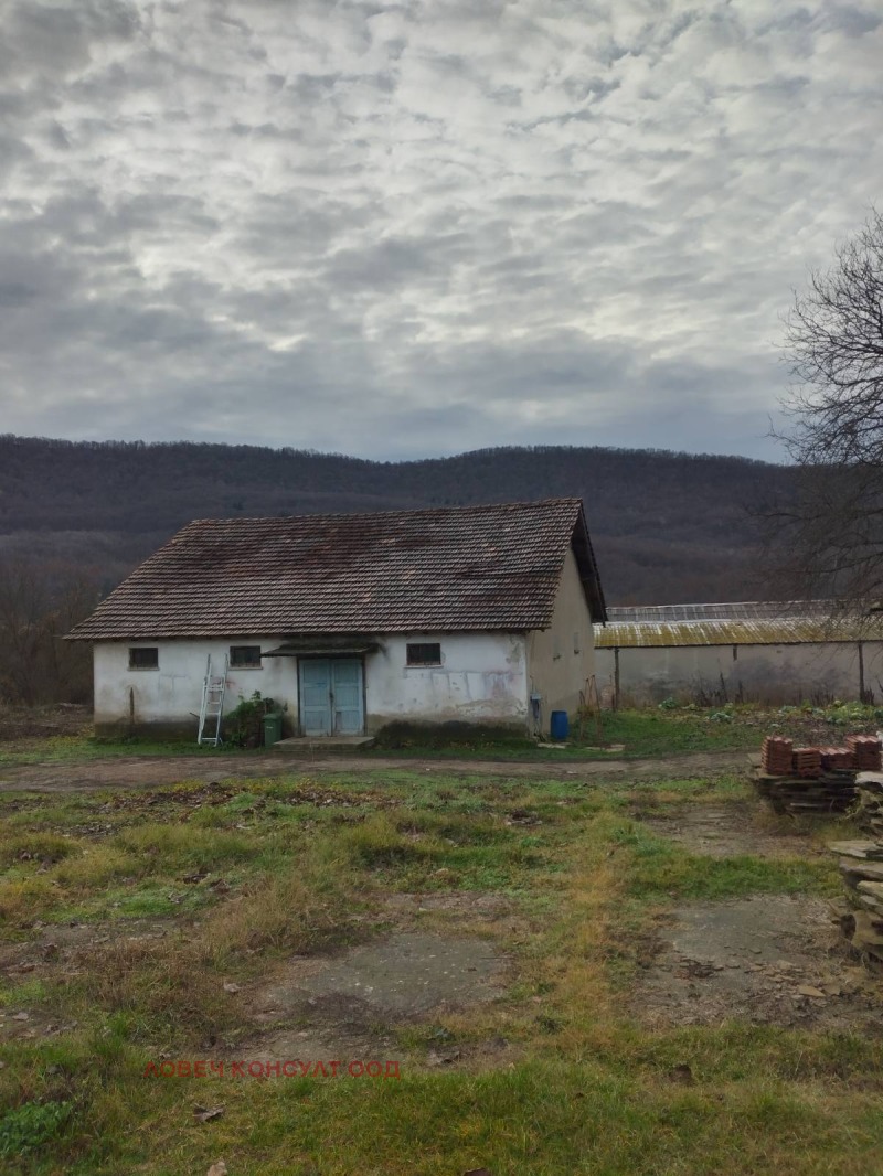 Продава СКЛАД, с. Българене, област Ловеч