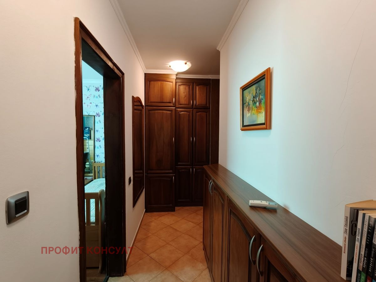 Продава 3-СТАЕН, гр. Велико Търново, Център, снимка 13 - Апартаменти - 55787964