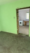 Продава ЕТАЖ ОТ КЪЩА, град Плевен, Широк център • 110000 € • 98722396 — Holmes.bg