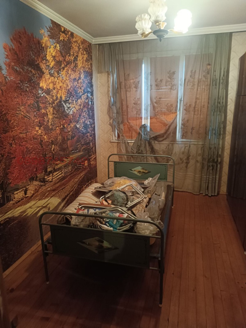 Продава ЕТАЖ ОТ КЪЩА в град Хасково, Промишлена зона - Изток - 110 кв.м / 74 000 € » 144 731.42 лв.