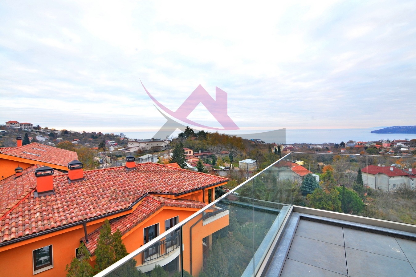 Продава МЕЗОНЕТ, гр. Варна, Бриз, снимка 2 - Апартаменти - 54352692