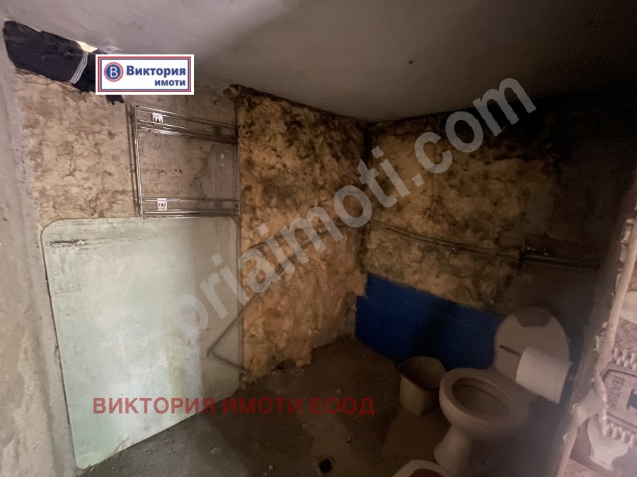 Продава КЪЩА, гр. Дебелец, област Велико Търново, снимка 2 - Къщи - 47191212