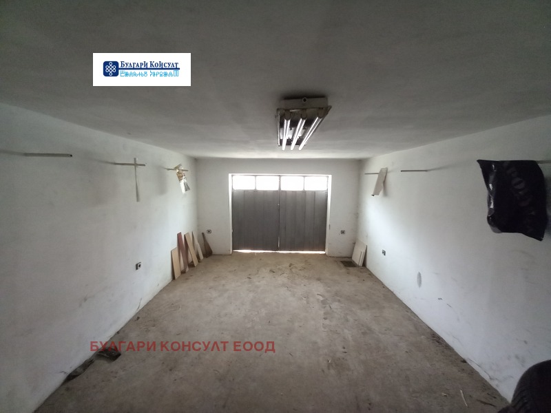 Продава  4-стаен град Кюстендил , Център , 98 кв.м | 61617356 - изображение [16]