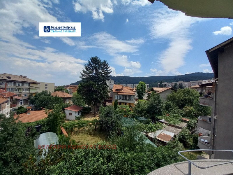 Продава  4-стаен град Кюстендил , Център , 98 кв.м | 61617356