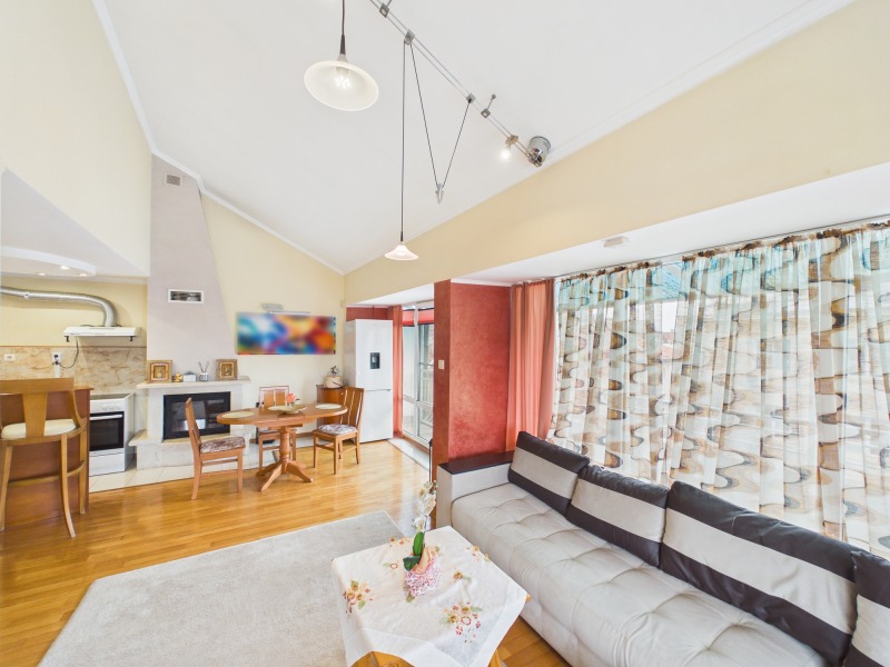 Продава МЕЗОНЕТ, гр. Бургас, Център, снимка 2 - Апартаменти - 52521501