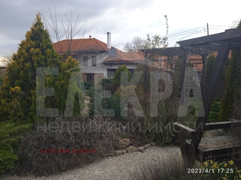 Продава КЪЩА, с. Левски, област Варна, снимка 3 - Къщи - 42615700