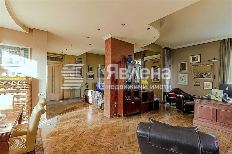 Продава 3-СТАЕН, гр. София, Център, снимка 2 - Апартаменти - 56012253