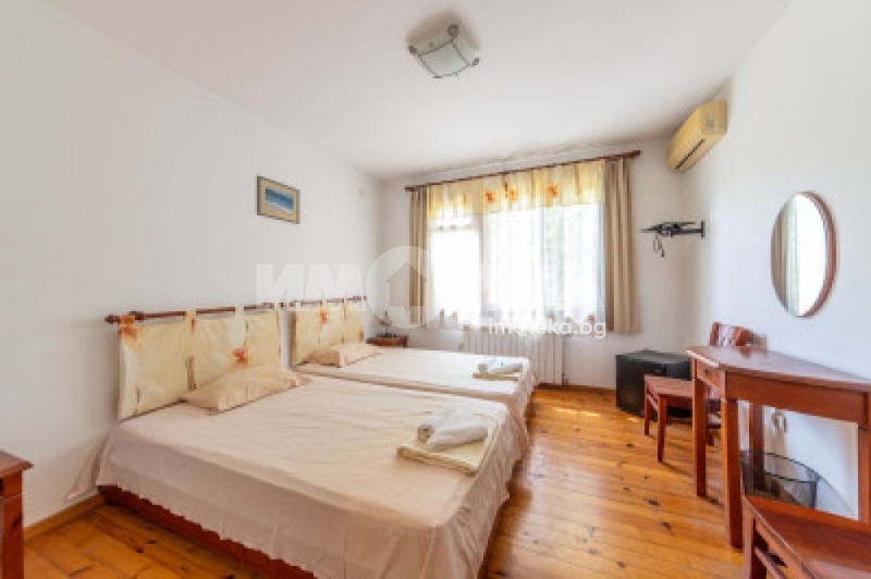 Продава КЪЩА, с. Крапец, област Добрич, снимка 14 - Къщи - 52376168