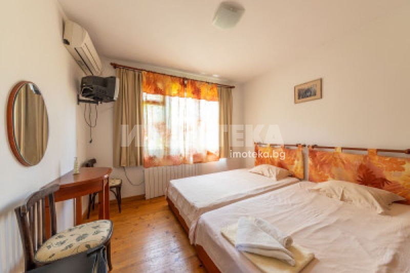 Продава КЪЩА, с. Крапец, област Добрич, снимка 15 - Къщи - 52376168