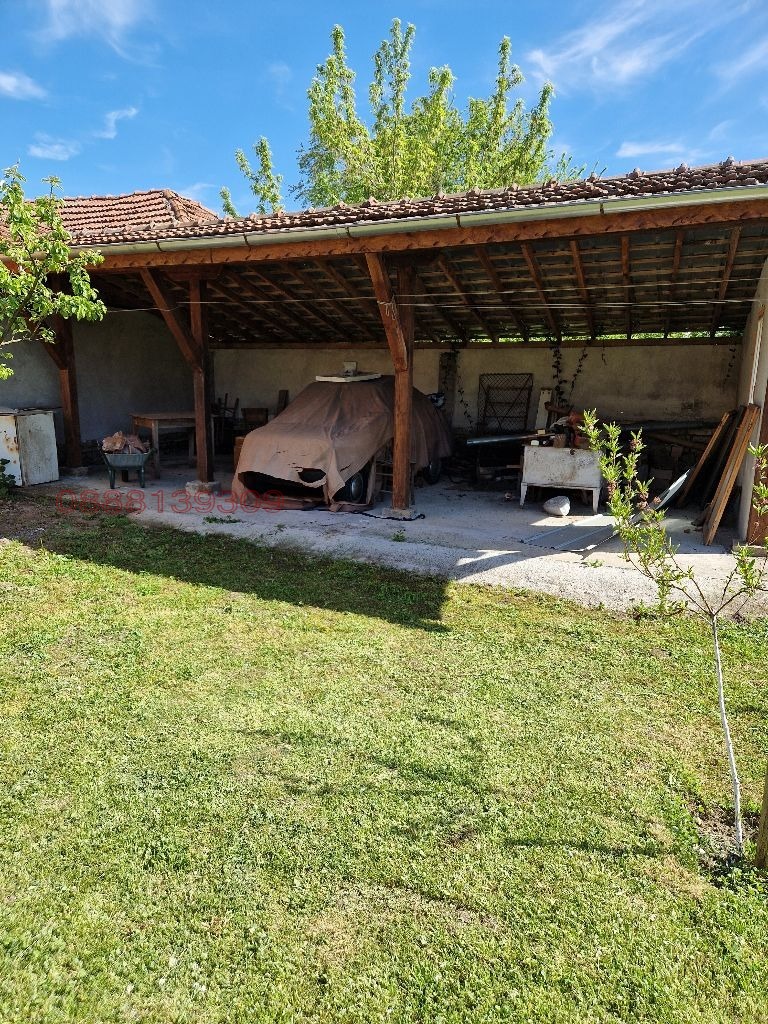 Продава КЪЩА, с. Дерманци, област Ловеч, снимка 2 - Къщи - 54345254