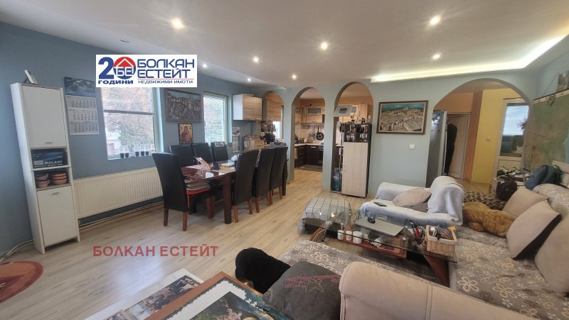 Продава КЪЩА, гр. Дебелец, област Велико Търново, снимка 4 - Къщи - 52821530