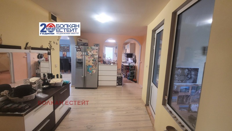 Продава КЪЩА, гр. Дебелец, област Велико Търново, снимка 6 - Къщи - 52821530