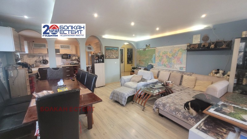 Продава КЪЩА, гр. Дебелец, област Велико Търново