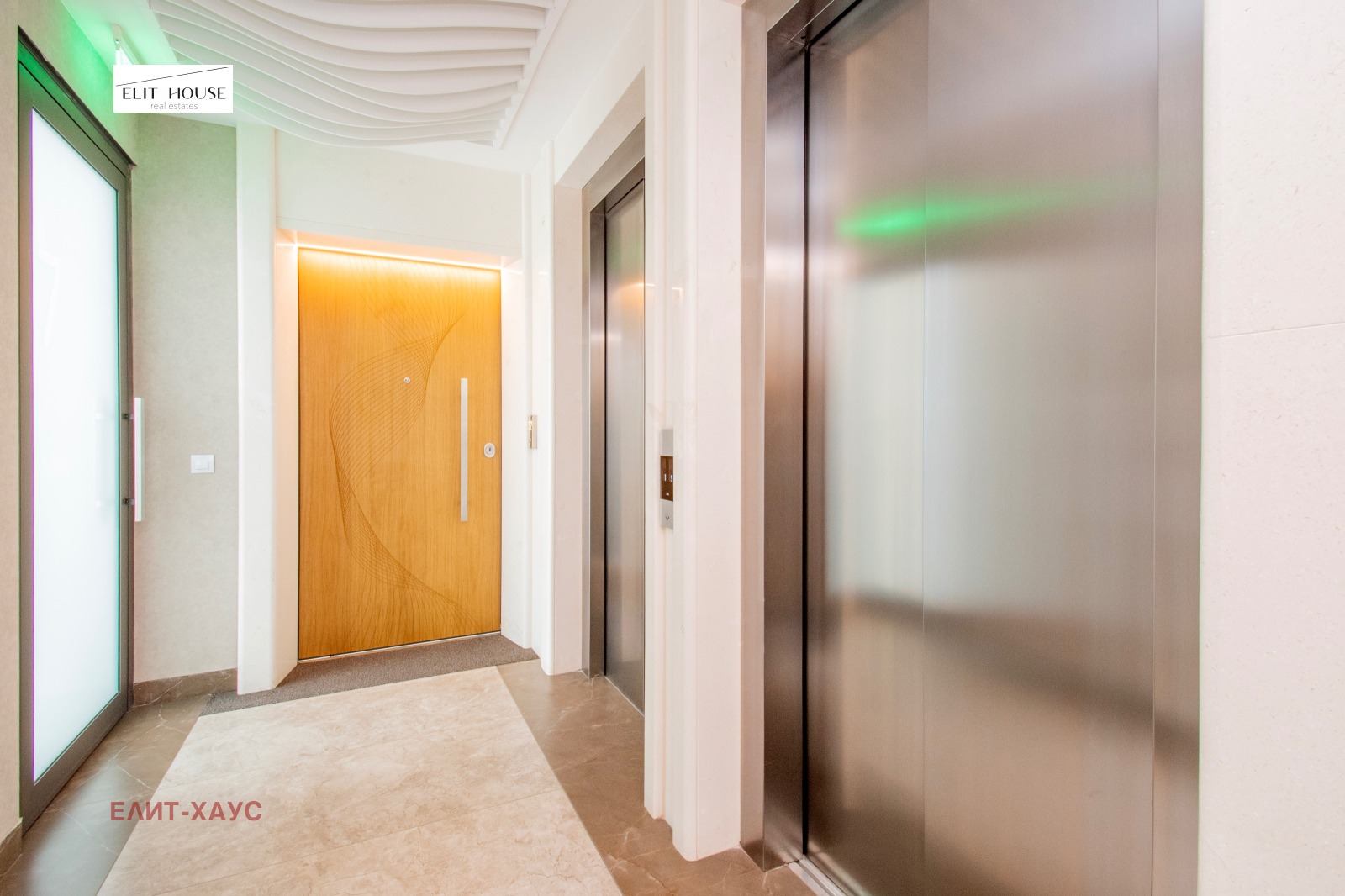 Продава МНОГОСТАЕН, гр. София, Изток, снимка 2 - Апартаменти - 48709319