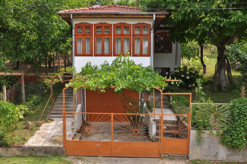 Продава КЪЩА в област Силистра, с. Ветрен - 190 кв.м / 88 000 € » 172 113.04 лв.