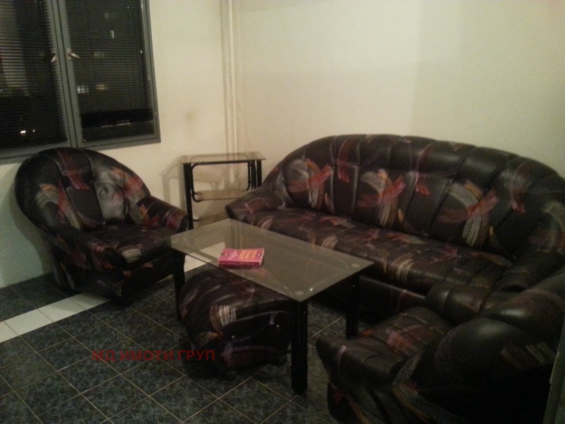 Продава 2-СТАЕН, гр. Пловдив, Кючук Париж, снимка 2 - Апартаменти - 52661842