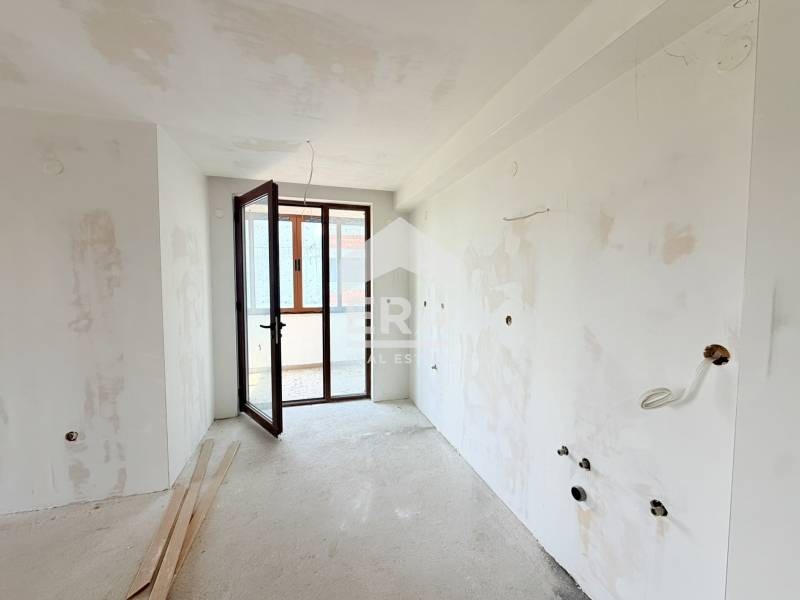 Продава 4-СТАЕН, гр. Велико Търново, Център, снимка 14 - Апартаменти - 55175678