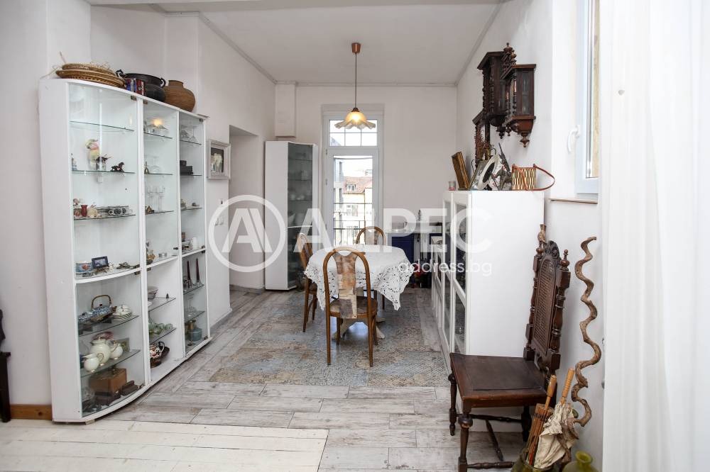 Продава МНОГОСТАЕН, гр. София, Център, снимка 5 - Апартаменти - 54847428