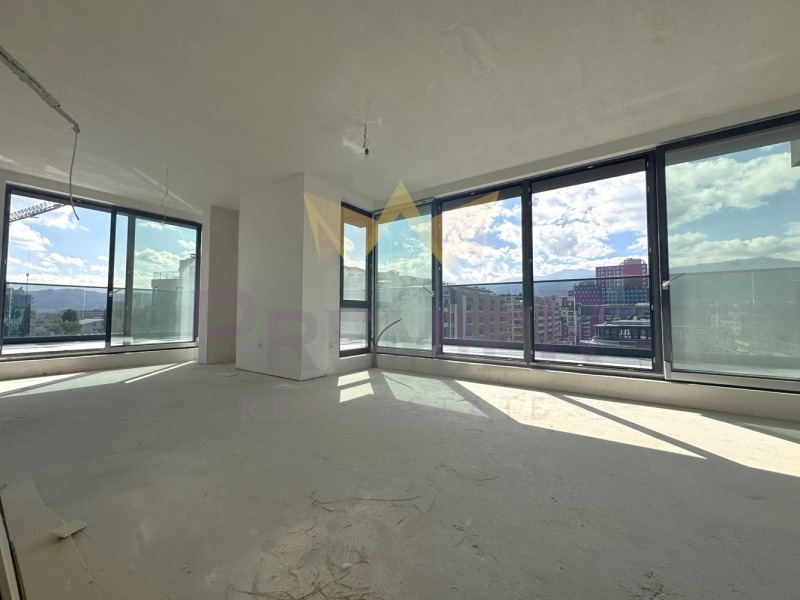 Te koop  2 slaapkamers Sofia , Mladost 1 , 241 m² | 50838082