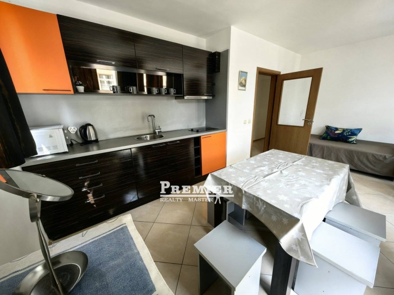 À venda  2 quartos região Burgas , k.k. Slantchev briag , 92 m² | 89642882