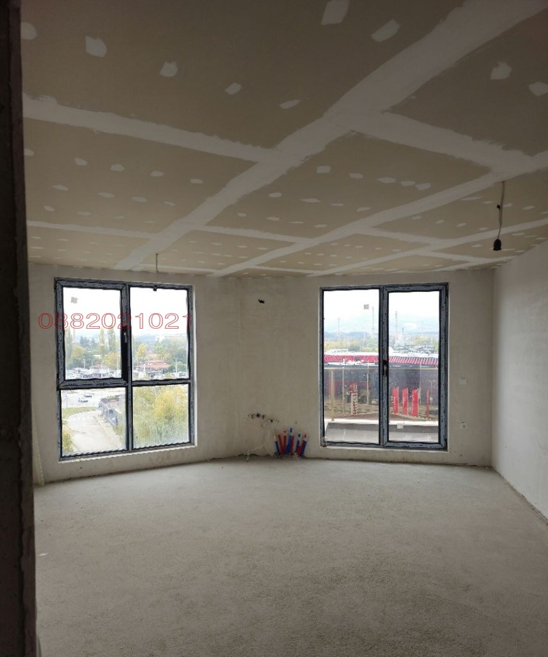 Продава  3-стаен град Перник , Изток , 84 кв.м | 83379501 - изображение [2]