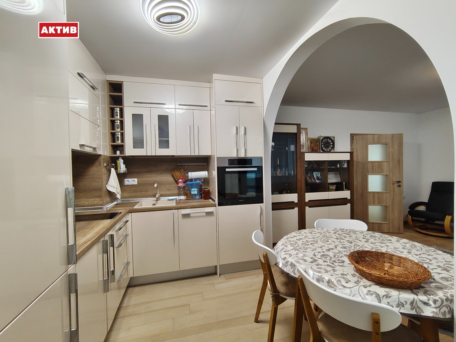 Продава 1-СТАЕН, гр. Търговище, Център, снимка 2 - Апартаменти - 54703228