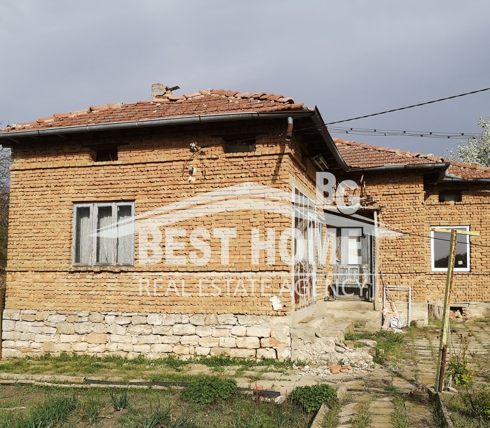 Продава КЪЩА, с. Градини, област Добрич