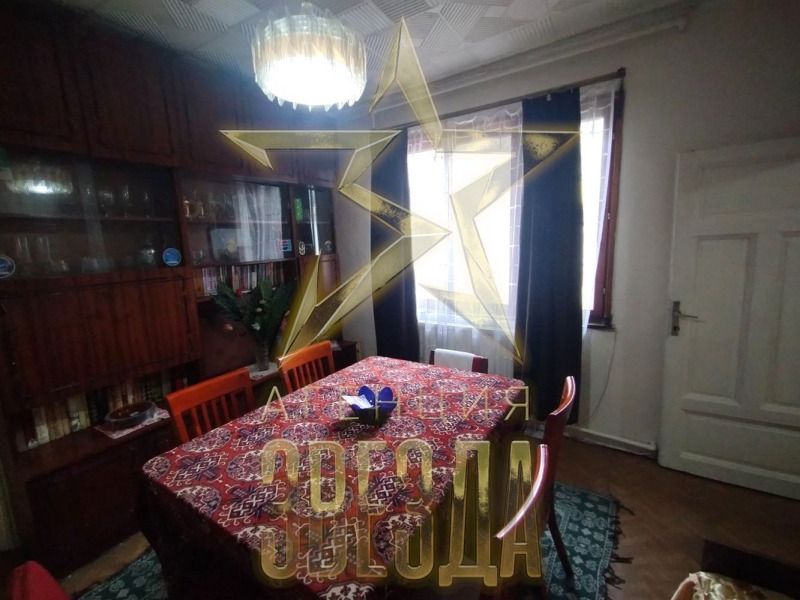 Продава КЪЩА, гр. Пловдив, Център, снимка 8 - Къщи - 49028683