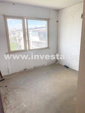 1 sovrum Hristo Smirnenski, Plovdiv