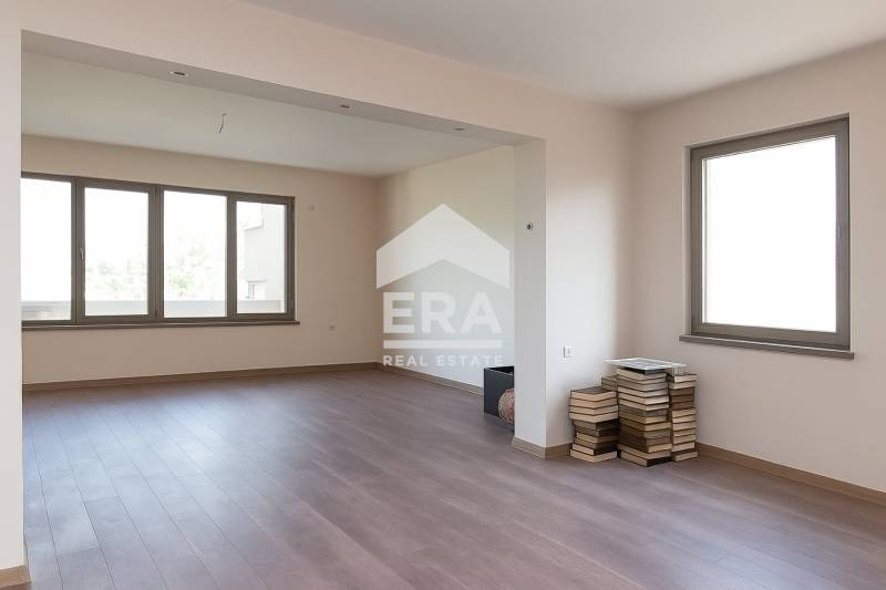Te koop  Maisonnette Jambol , Vasil Levski , 120 m² | 39824271