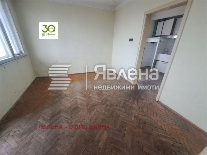 Продава ЕТАЖ ОТ КЪЩА, гр. Аксаково, област Варна, снимка 3 - Етаж от къща - 55306150